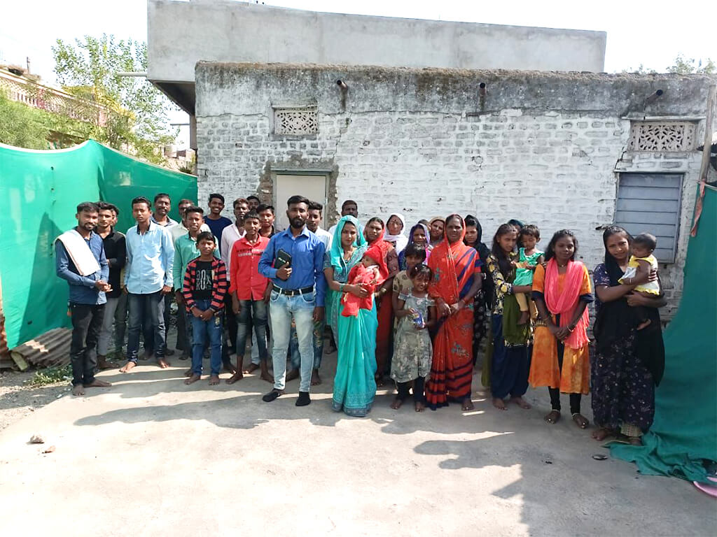 nest-ministries-india-about-us-group-2